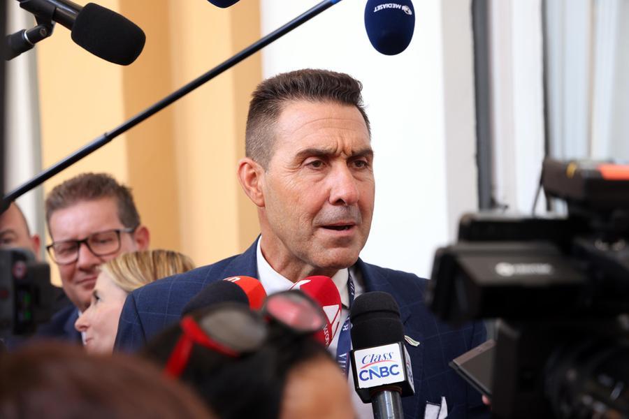 Leader politico e partiti in discussione su legge elettorale e influenza di Vannacci