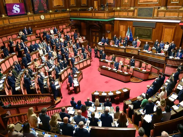 Il Senato approva il Melonellum. Le opposizioni attaccano: «Legge truffa»