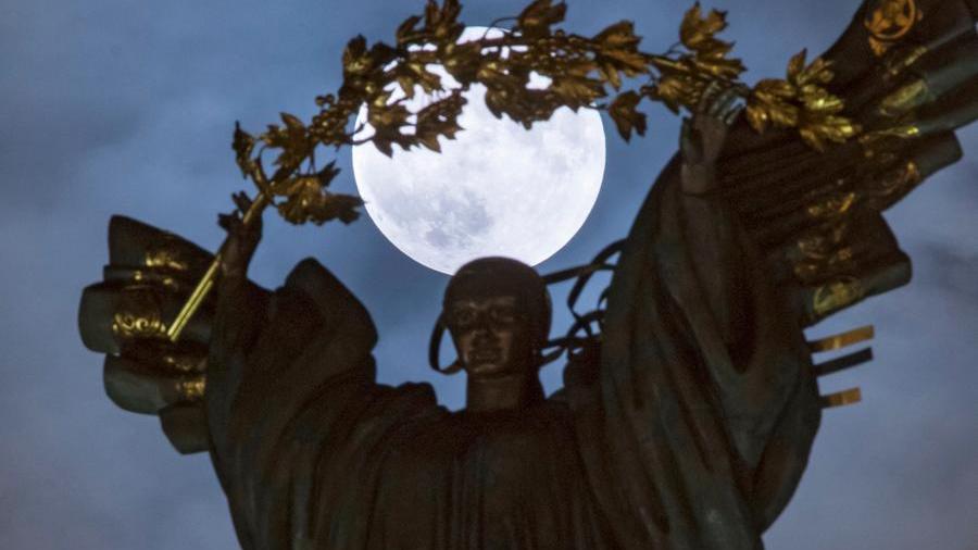 La luna di Kiev di Gianni Rodari e la storia di una filastrocca virale