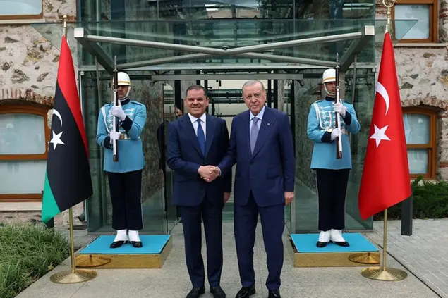 Il primo ministro Abdul Hamid Dbelbeh ed Erdogan