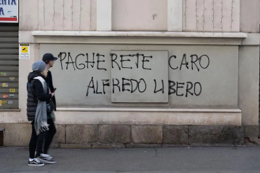 Foto LaPresse - 05/03/2023 Torino (Italia) Cronaca - Danni provocati dal mobilio urbano durante la manifestazione anarchica di Torino. Nell\\\\'immagine: danni generali al mobilio urbano in via della Consolata05th March 2023 Turin (Italy) News - Material seized from the anarchist demonstration, at the Turin Police Headquarters. In the image: generale damages along Corso Via della Consolata