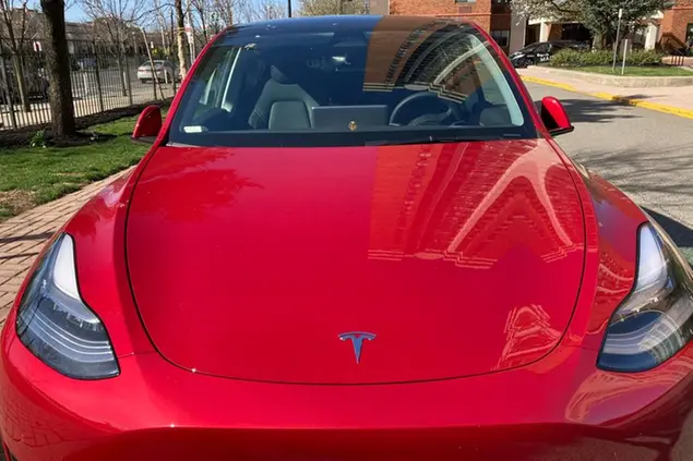 Una Tesla S (Foto AP)