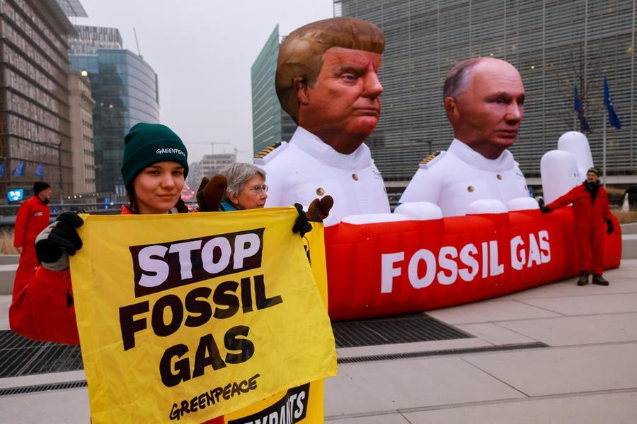L’allarme di Descalzi per rilanciare il gas russo in Ue. Ma le alternative ci sono