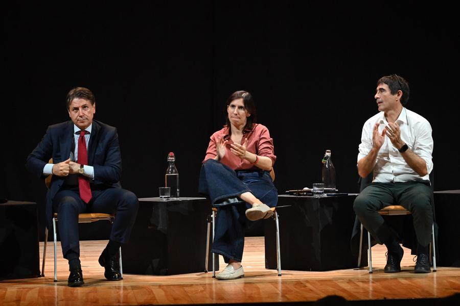 Le mosse dell’opposizione davanti al declino del Paese