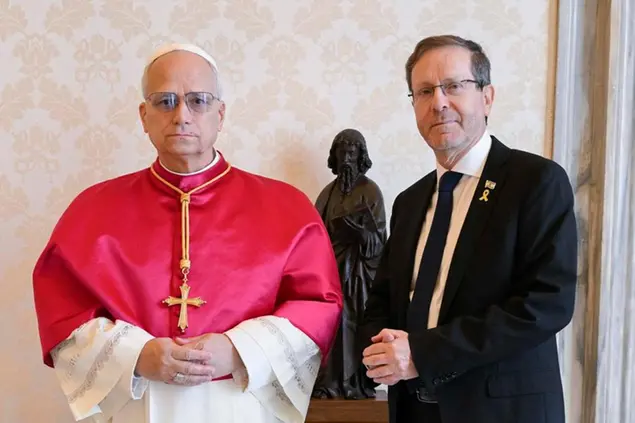 L'incontro tra il presidente israeliano e il pontefice