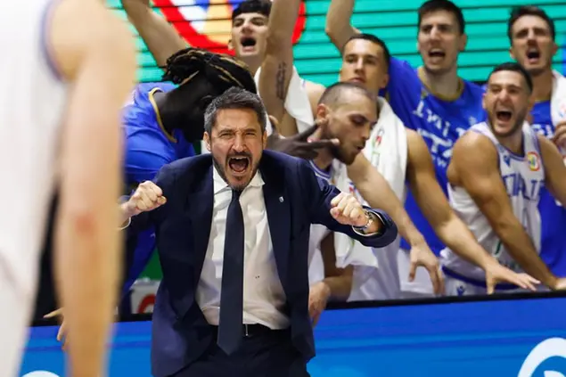 Gianmarco Pozzecco è commissario tecnico della Nazionale maschile di basket dal 2022 (foto EPA)