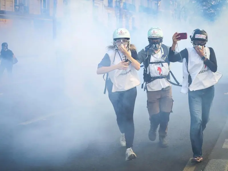 Studenti in rivolta, Francia nel caos. Centinaia di feriti: Macron va in crisi