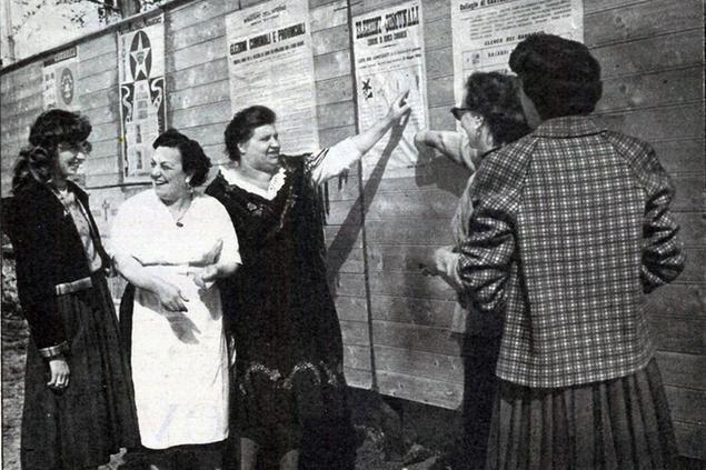 Le candidate di una lista formata\\u00A0da\\u00A0sole donne, per le elezioni amministrative a Ronco, in Piemonte (Foto Noi donne, via Fondazione Feltrinelli)