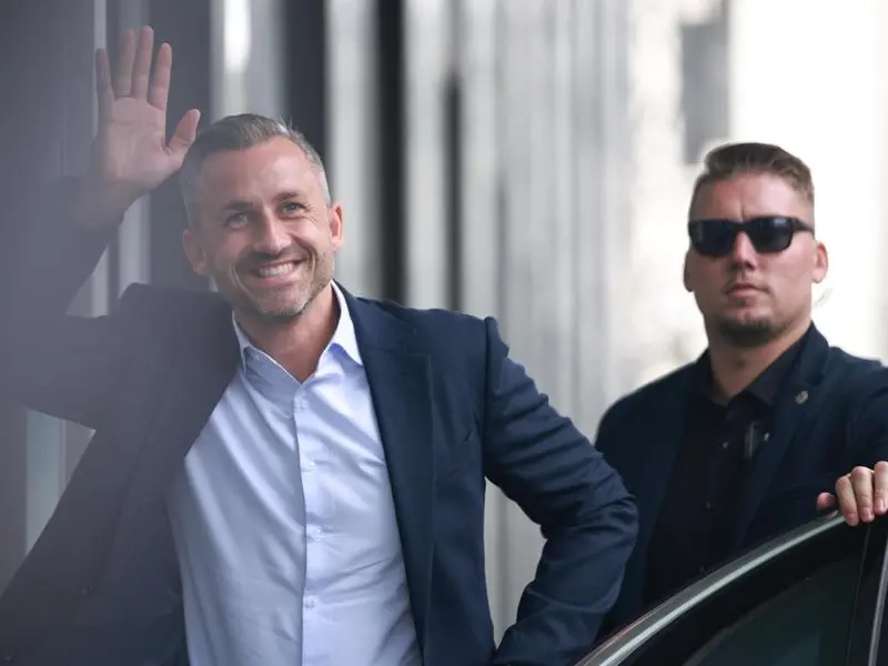 Nuova bufera AfD: «Il riarmo? Utile alla remigrazione»