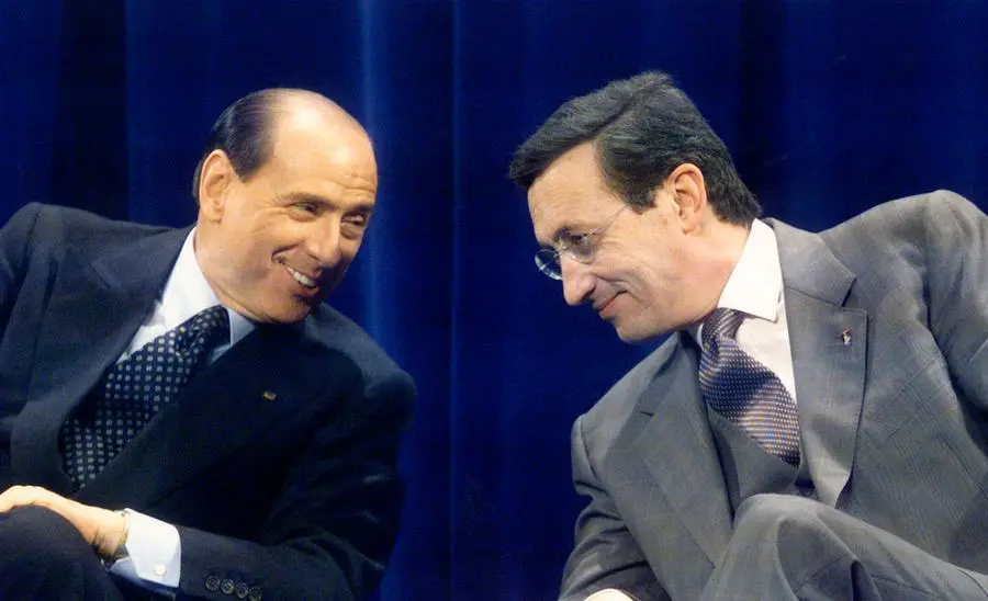 Apertura campagna elettorale del Polo. Silvio Berlusconi e Gianfranco Fini, nel 2000 a Roma (Foto LaPresse)