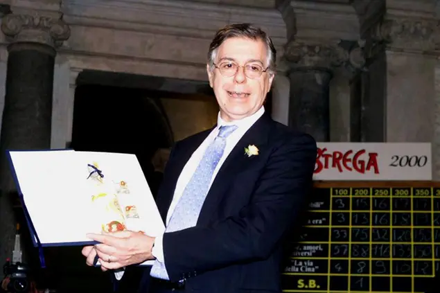Ernesto Ferrero il giorno della vittoria del premio Strega