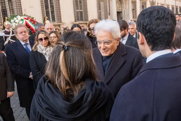 Foto Mauro Scrobogna/LaPresse 27-12-2022 Roma (Italia) Politica - Funerali Franco Frattini - Nella foto: il Presidente della Repubblica Sergio Mattarella con i famigliari di Frattini 12-27-2022 Rome (Italy) Politics - Franco Frattini funeral - In the photo: the President of the Rebublic Sergio Mattarella with Frattini family