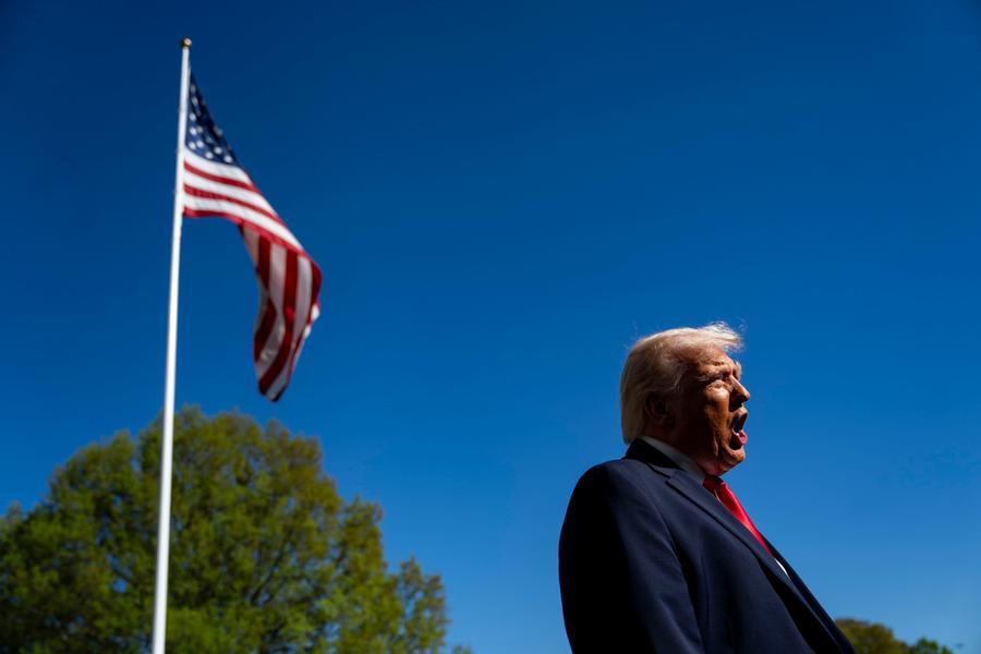 Iran, Trump scatenato per i negoziati falliti: «Faremo esplodere le mine nello Stretto»