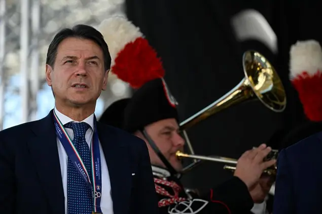 Giuseppe Conte adesso deve rifarsi in Campania. Roberto Fico ha appena presentato la sua lista personale