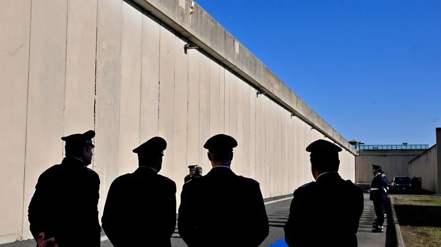 Rientra la rivolta al carcere di Trieste, 7 feriti