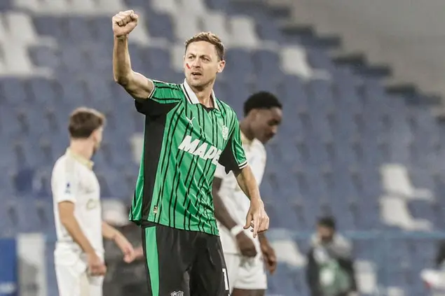 Nel posticipo di lunedì 24 novembre, Matić ha aperto le marcature con un gran gol da fuori area nel 2-2 del Sassuolo contro il Pisa (FOTO ANSA)