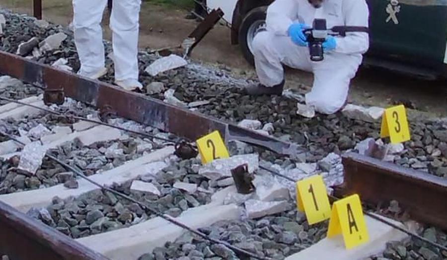Incidente ferroviario in Spagna, le vittime ora sono 41. Una nuova foto mostra la rottura della rotaia