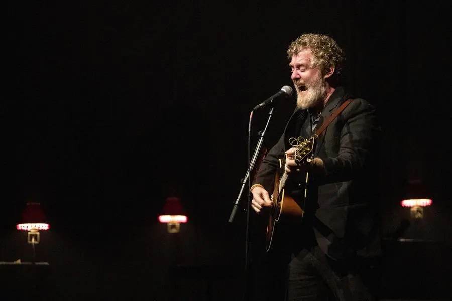 La cifra di Glen Hansard, il bardo capace di affondare nel cuore d’Irlanda