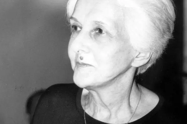 1999 Rossana Rossanda (Pola, 23 aprile 1924) è una giornalista, scrittrice e traduttrice italiana, dirigente del PCI negli anni cinquanta e sessanta e cofondatrice de il manifesto. nella foto: Rossanda Rossana