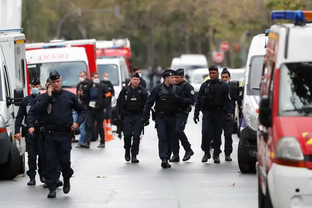 La polizia francese intervenuta sul posto (AP Photo/Thibault Camus)