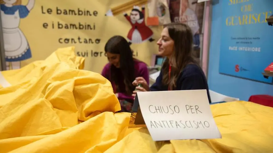 Più libri più liberi, il punto è l’antifascismo ma tutti guardano al “patentino”