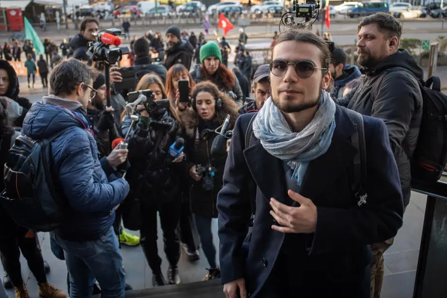 Foto Claudio Furlan/LaPresse10 - 01 - 2023 Milano , Italia - Cronaca - Presidio di protesta Ultima generazione davanti al Tribunale in occasione dell\\\\'udienza per decidere la sorveglianza speciale su l’attivista Simone FicicchiaNella foto: Simone FIcicchiaPhoto Claudio Furlan/LaPresse10 - 01 - 2023 Milan , Italy - News - Last generation of protests before the Court on the occasion of the hearing to decide the special surveillance of the activist Simone Ficicchia