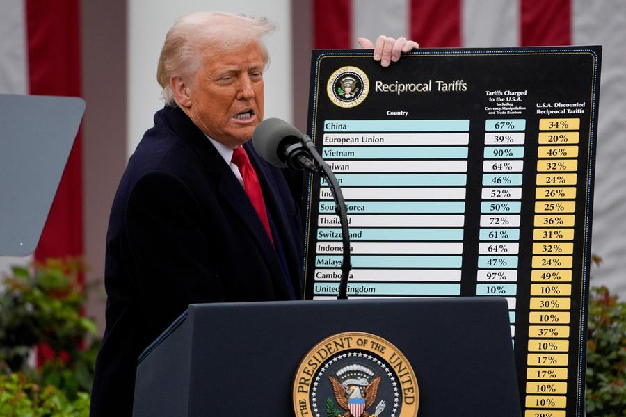 Nuove tensioni tra Donald Trump e l'Unione Europea sui dazi