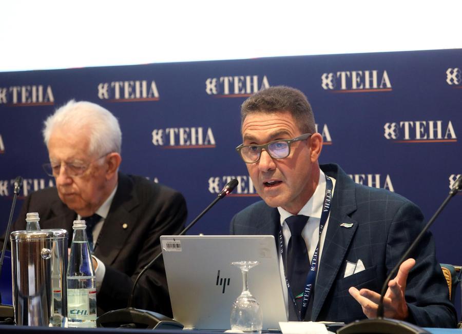 Scontro verbale tra Mario Monti e Roberto Vannacci a Cernobbio