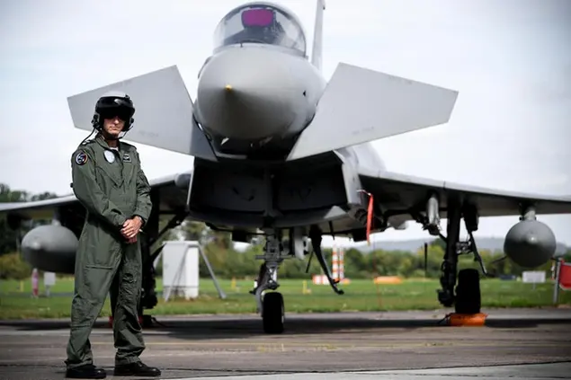 Un aereo tedesco è stato colpito da un laser militare cinese durante una missione europea nel Mar Rosso