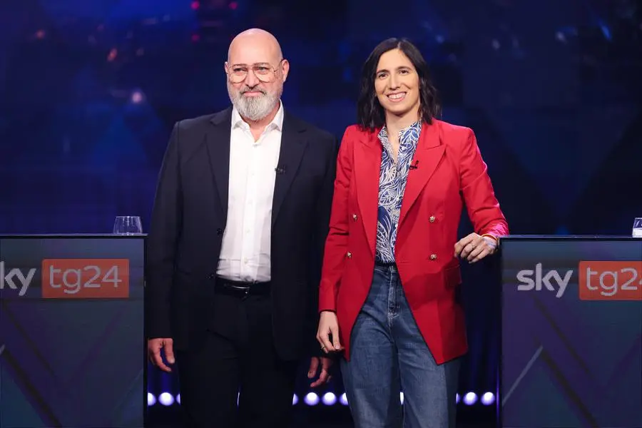 Foto Alessandro Bremec/LaPresse 20-02-2023 Milano, Italia - Cronaca - Il dibattito tv tra i due candidati alle Primarie del Partito Democratico Stefano Bonaccini ed Elly Schlein nella sede di Sky TG24 a Milano. Nella foto: Stefano Bonaccini ed Elly Schlein February 20, 2023 Milano Italy - News - The TV debate between the two candidates for the Primaries of the Democratic Party Stefano Bonaccini and Elly Schlein in the headquarters of Sky TG24 in Milan. In the photo: Stefano Bonaccini and Elly Schlein