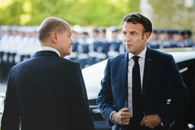 (Il cancelliere tedesco e il presidente francese. Foto AP)