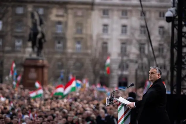 (Domenica in Ungheria si vota e il premier non rinnega i propri rapporti con Mosca. Parla di pace e non nomina Putin. Foto Facebook)