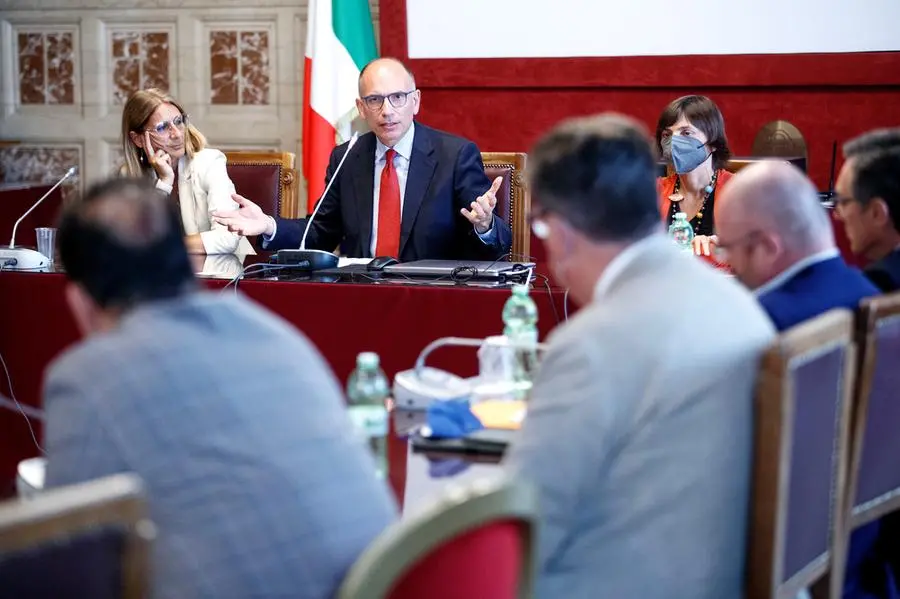 Il segretario Enrico Letta durante l'assemblea congiunta dei gruppi parlamentari del Pd / Foto LaPresse