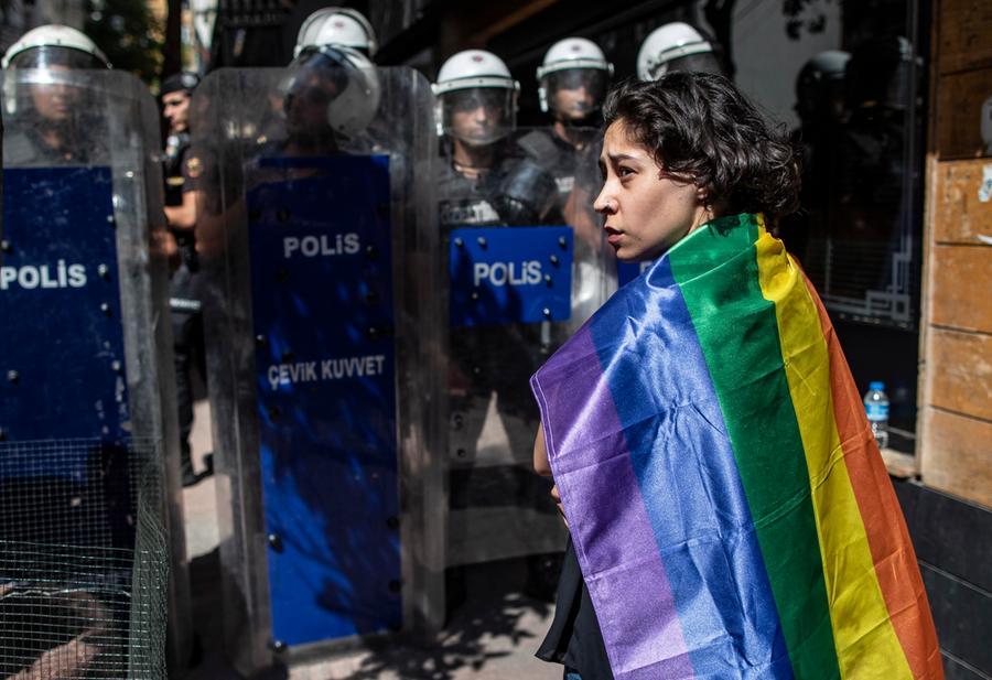 Turchia, la comunità Lgbtq+: «Così il governo alimenta la rabbia contro di noi»