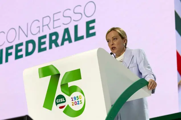 La premier Giorgia Meloni durante il suo intervento al Congresso nazionale della Cisl, a Roma.