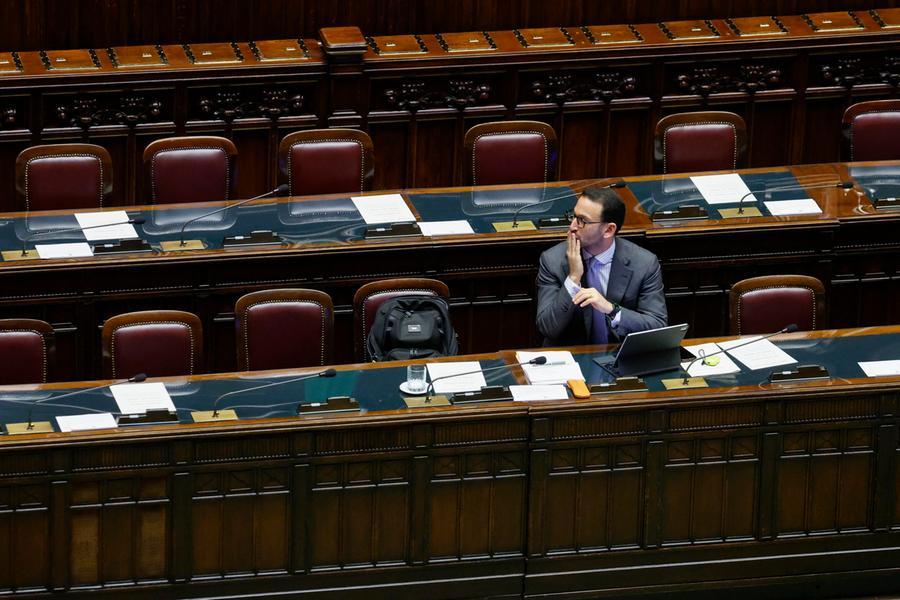 Sicurezza, Consob e trattori: Il governo litiga su tutto per un pugno di poltrone