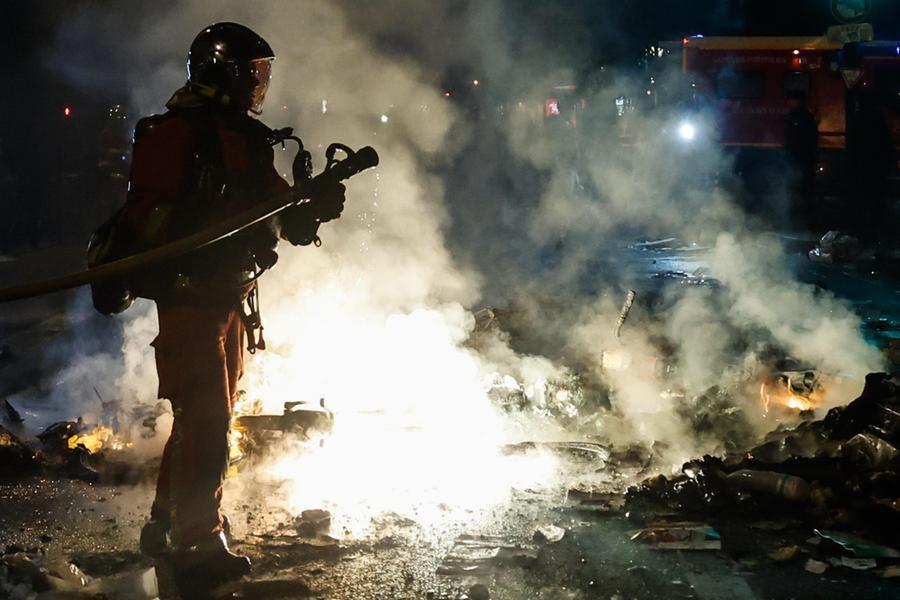 Indagini dell'Unione Europea su possibili interferenze russe nelle proteste in Francia