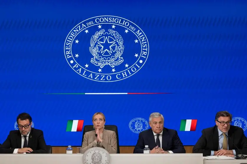 La presidente del consiglio Giorgia Meloni, con i vicepremier Antonio Tajani e Matteo Salvini e il ministro dell’Economia Giancarlo Giorgetti