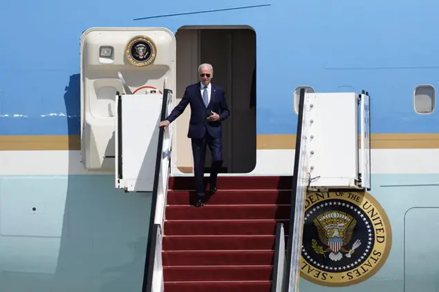 L'arrivo di Joe Biden a Tel Aviv (AP Photo/Ariel Schalit)