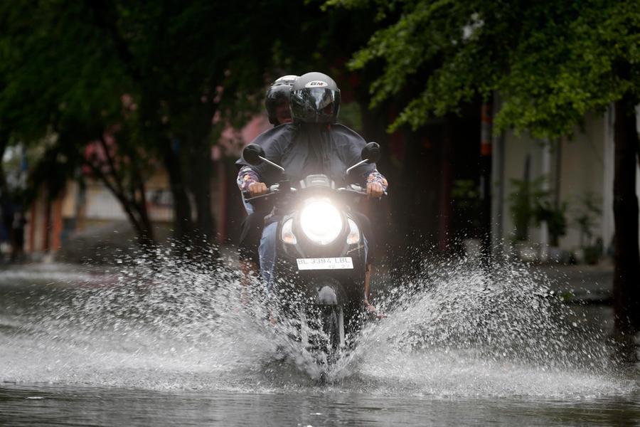 Così 10mila caschi illegali per l’Italia potrebbero essere rivenduti all’estero