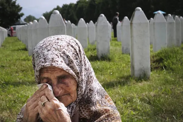Il massacro di Srebrenica è stato un genocidio di oltre 8mila musulmani bosniaci avvenuto nel luglio 1995 (Foto AGF)