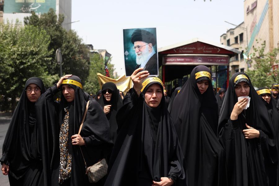 Droni e spari, scaramucce nel Golfo: «L’Iran è disposto a cedere sul nucleare»