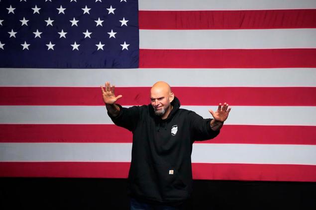 Pennsylvania Lt. Gov. John Fetterman, Democratic candidate for U.S. Senate, waves to supporters after addressing an election night party in Pittsburgh, Wednesday, Nov. 9, 2022. (AP Photo/Gene J. Puskar) Associated Press/LaPresse Only Italy