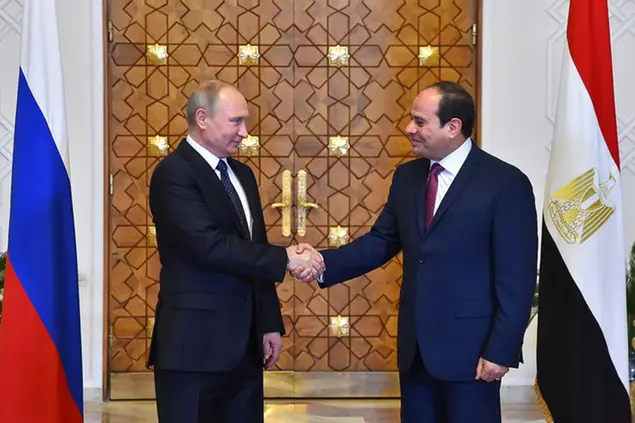 11/12/2017 Il Cairo, il presidente egiziano Abdel-Fattah al-Sisi riceve il presidente russo Vladimir Putin
