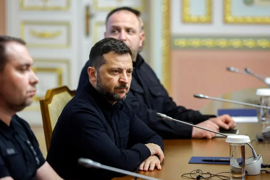 Due jet russi violano lo spazio aereo lituano, caccia italiani in volo. Zelensky confida in Trump per la tregua