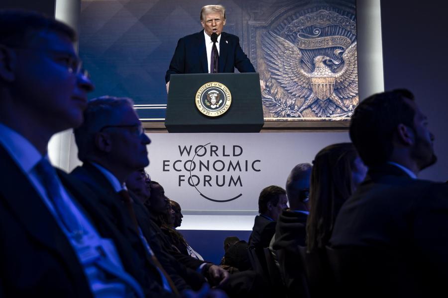 Il picconatore di Davos: Trump vuole esportare il “modello Mar-a-Lago”