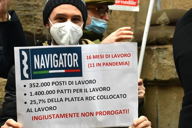 09/02/2021 Firenze, protesta con presidio dei navigator toscani per la proroga del contratto