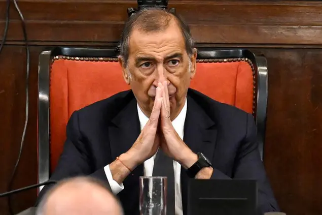 Il sindaco di Milano Beppe Sala nel corso del consiglio comunale sullo stadio