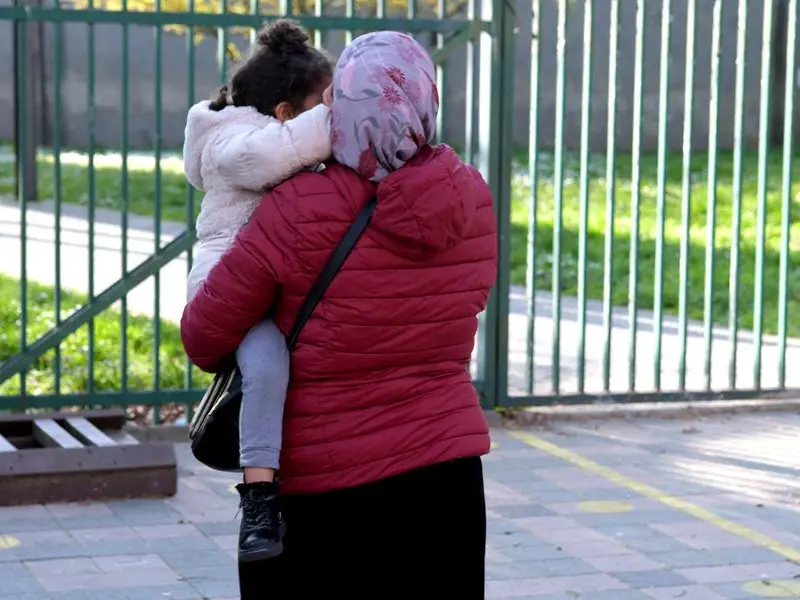 Genitori italiani da assecondare, stranieri da sorvegliare: il doppio standard a scuola