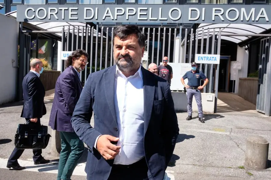 Foto Mauro Scrobogna /LaPresse 29-08-2021 Roma, Italia Politica Palamara - candidatura alla Camera di Deputati Nella foto: Luca Palamara presenta alla Corte d’Appello le firme a sostegno della sua candidatura alla Camera alle prossime suppletive nel collegio Monte Mario-Primavalle Photo Mauro Scrobogna /LaPresse August 29, 2021\\u00A0 Rome, Italy Politics Palamara - candidacy for the Chamber of Deputies In the photo: Luca Palamara presents to the Court of Appeal the signatures in support of his candidacy to the Chamber for the next supplementary rounds in the Monte Mario-Primavalle college